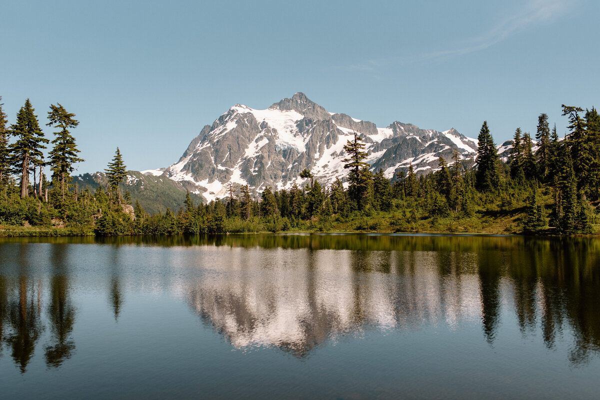 mount_shuksan_reflection_artist_point