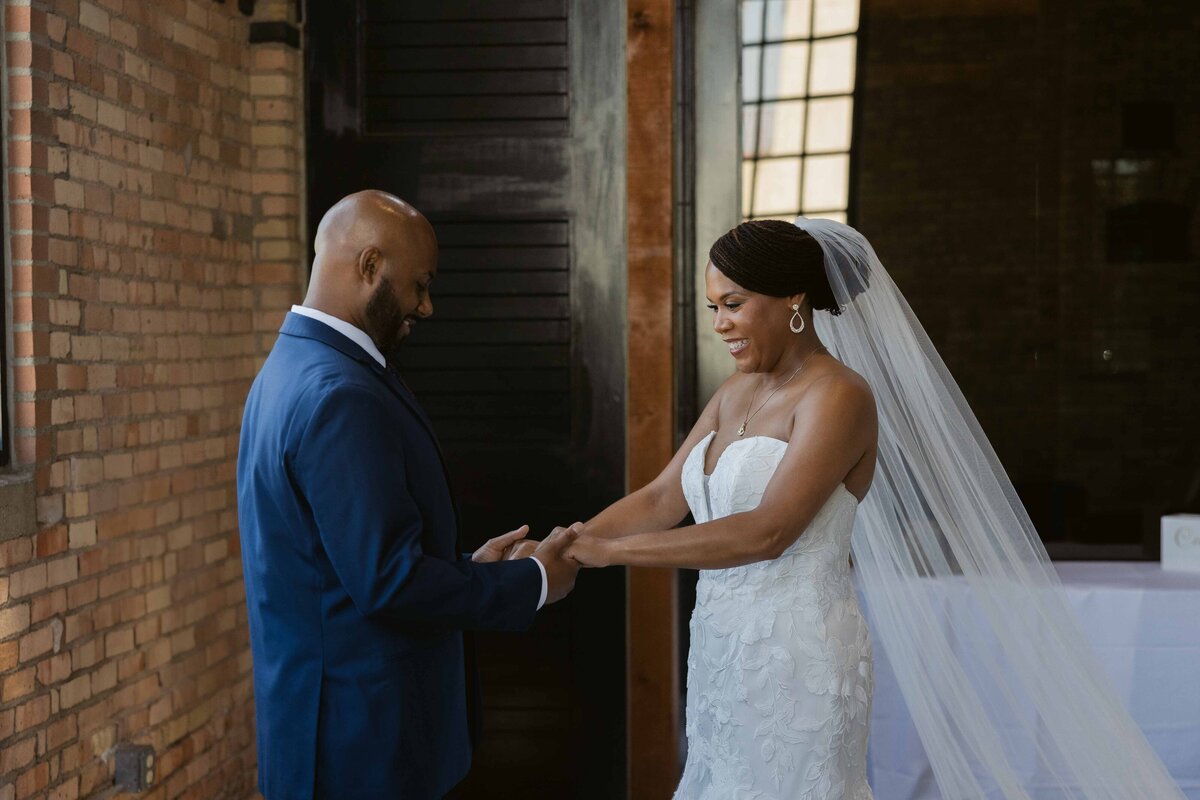 ModernVenue-Wedding-Photography-Erica-Fleming-01