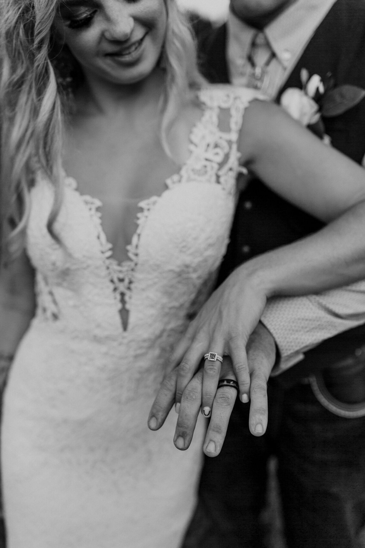 colorado-wedding-photographer-in-soddy-daisy-tennessee-at-mountain-heights-venue-near-nashville-horse-dog-lake-barn-734