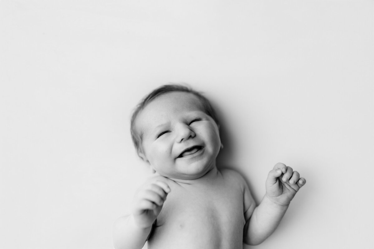 NWA newborn photographer, newborn portraits NW Arkansas newborn photographer near me, professional newborn photos