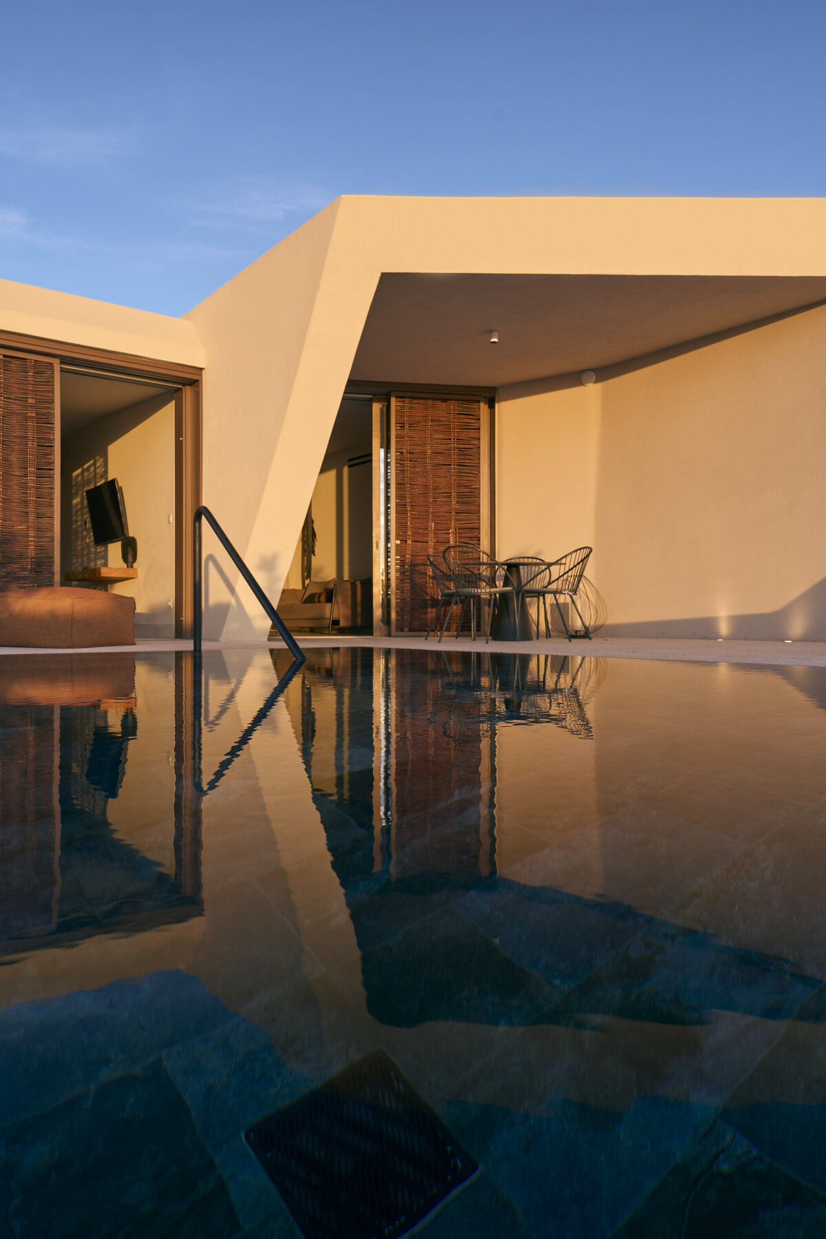 Waterstone - NOŪS Santorini - Santorini - Luxury Boutique Hotel - NOŪS Santorini-Pool Suite Exterior 3