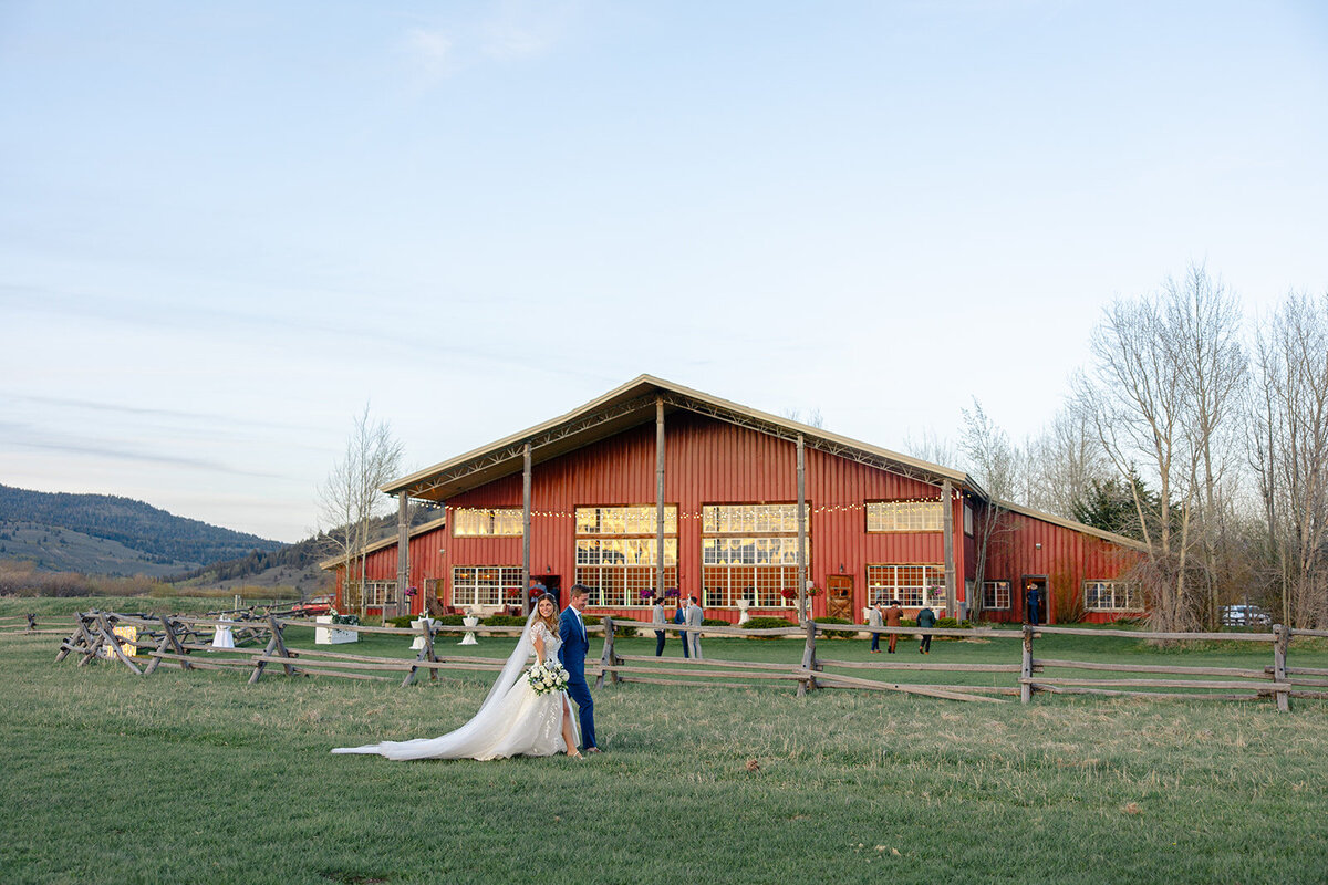 Diamond-cross-ranch-wedding-J-NFoxtails-photography-182