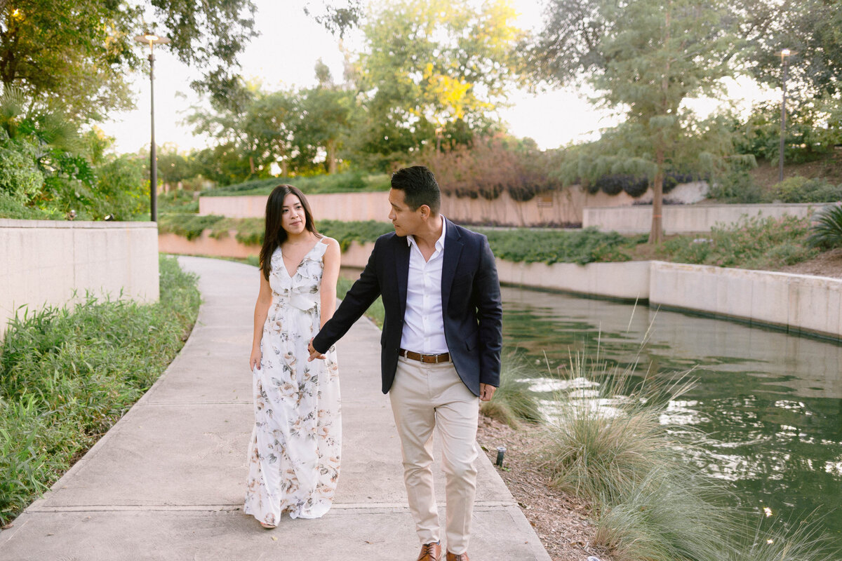 Texas-San-Antonio-Austin-Houston-Wedding-Photographer-Engagement-AR-Pearl-Brewery_0010