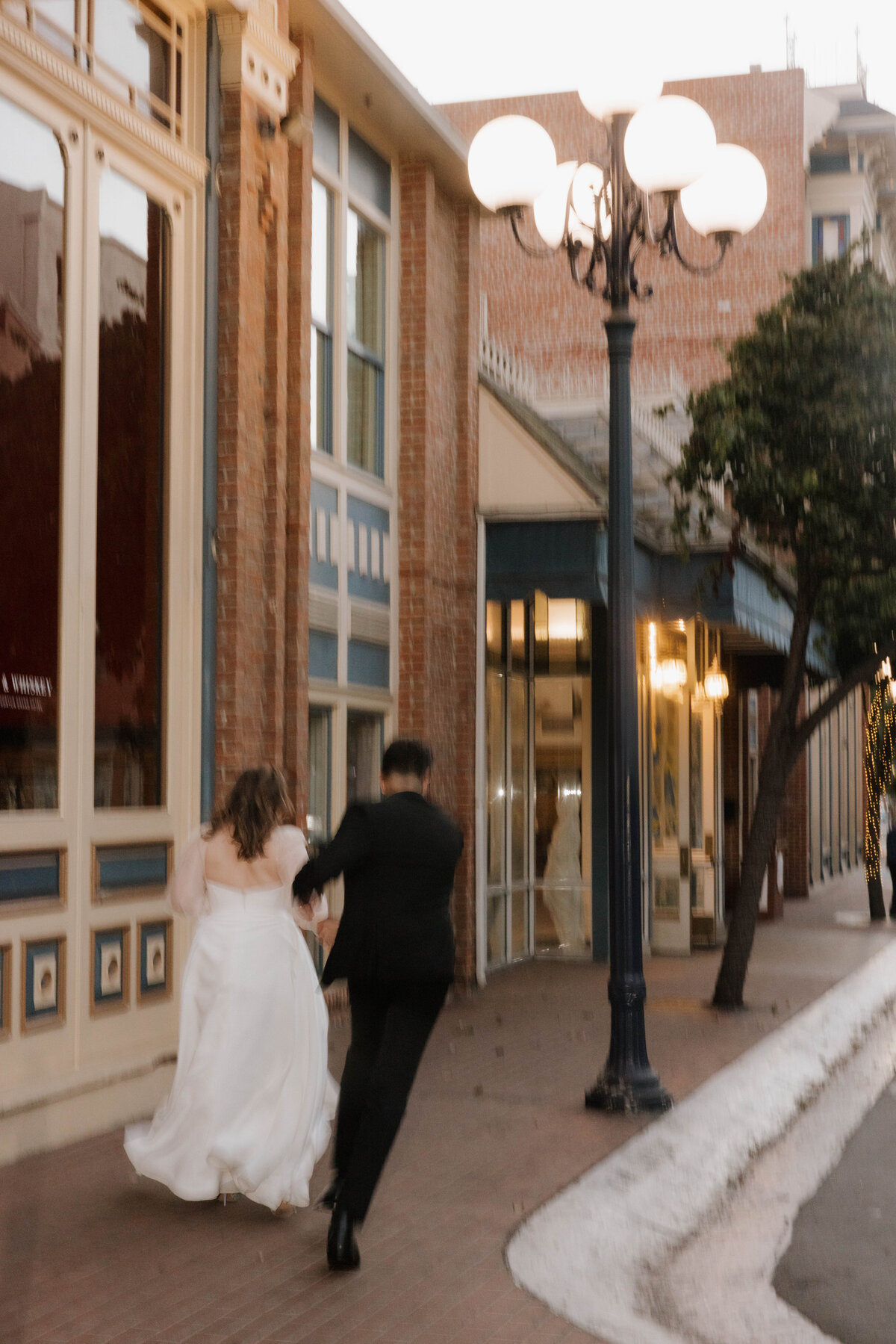 horton-plaza-hotel-san-diego-wedding-raven-berlin-photo-900