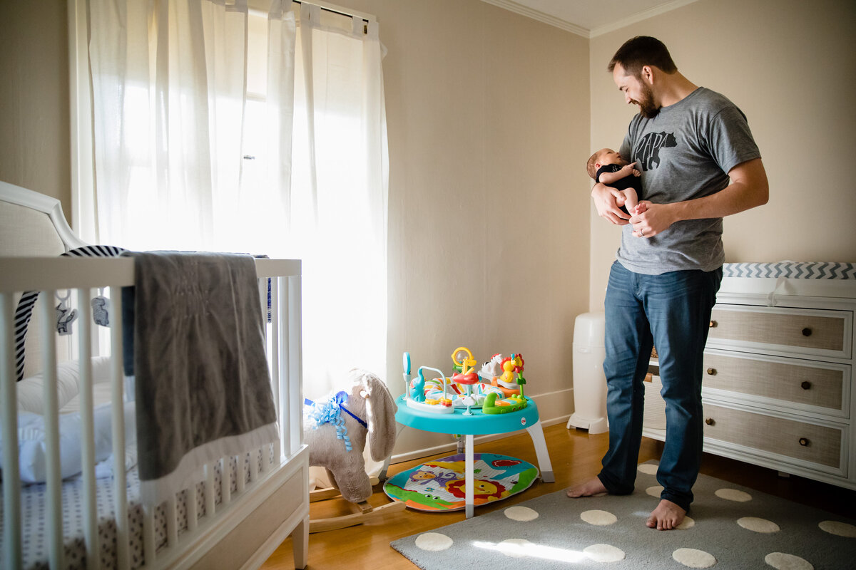 newborn-father-son-portrait-spokane-home