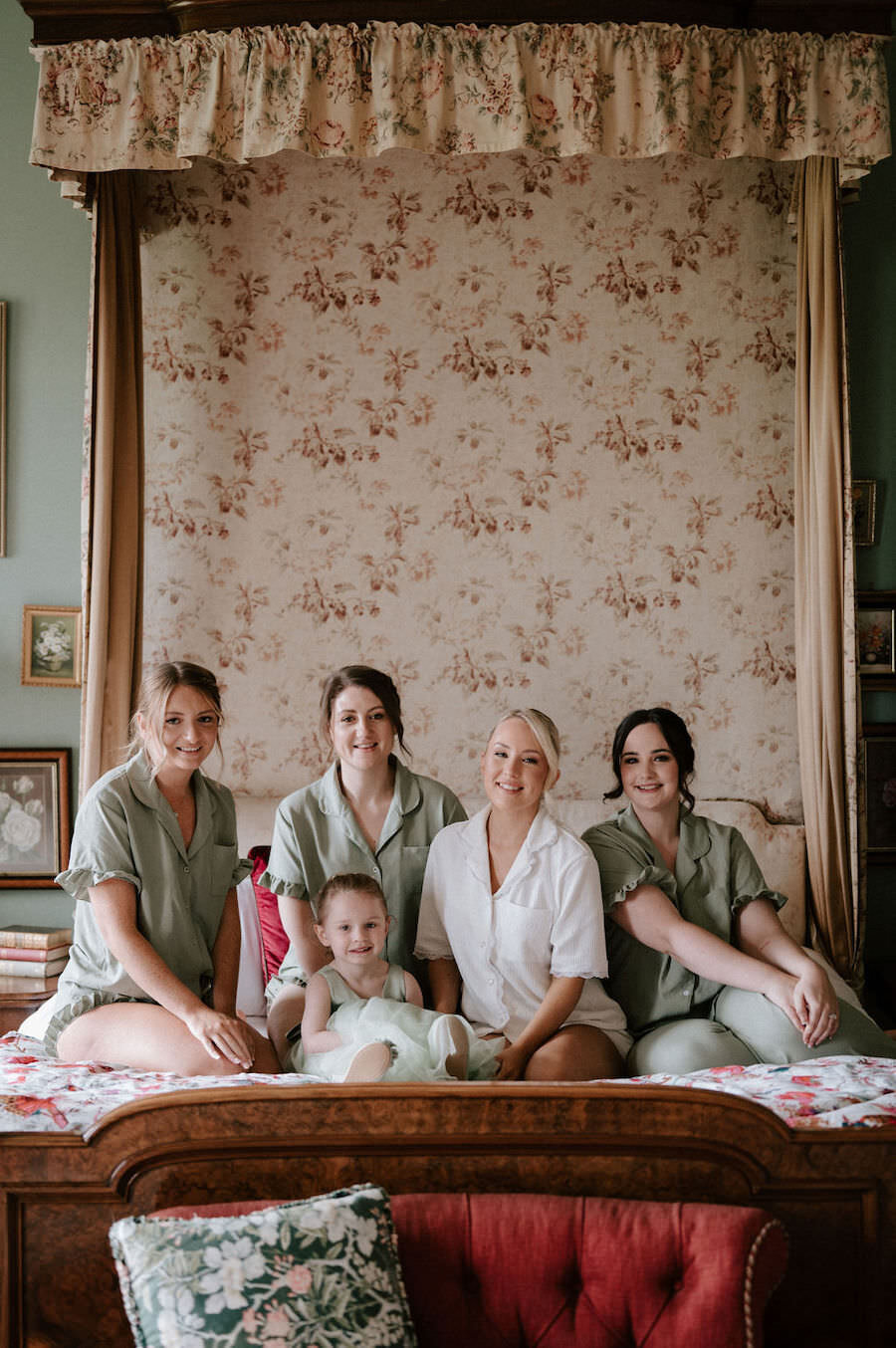 Nicola-Campbell-Timeless-Wedding-Photographer-Scotland-Errol-Park-Siobhan&Cameron-14