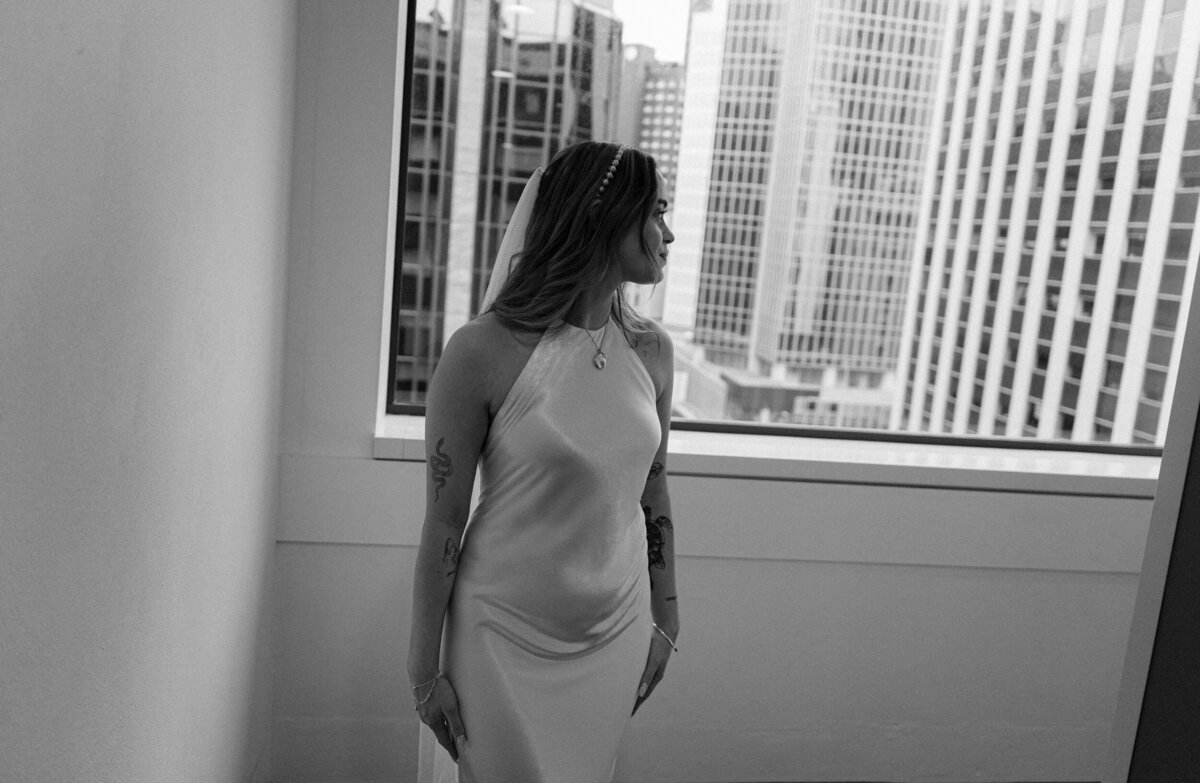 grace+joel-getting-ready-100-min