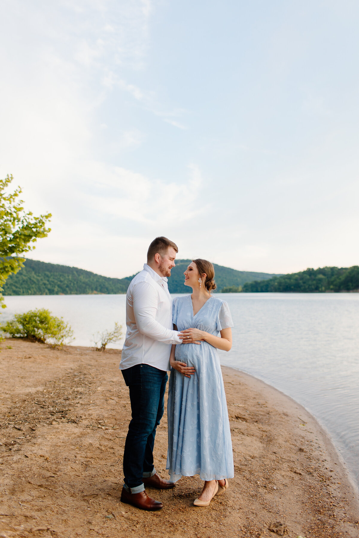 Documentary-Maternity-Session-at-Carvins-Cove-RJ-72