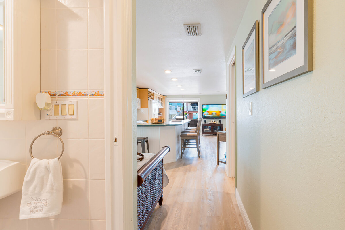 Bathroom 2 (2)