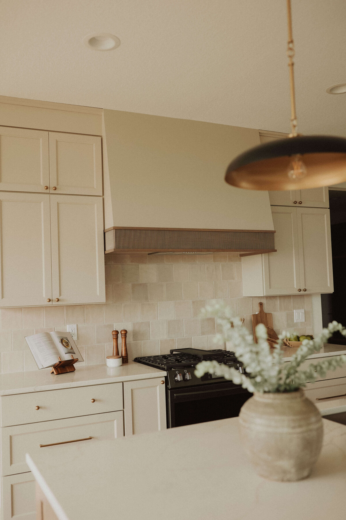 3029-Kitchen-Grimes-Central-Iowa-Custom-Home-JRL-Builders-3F1A4245