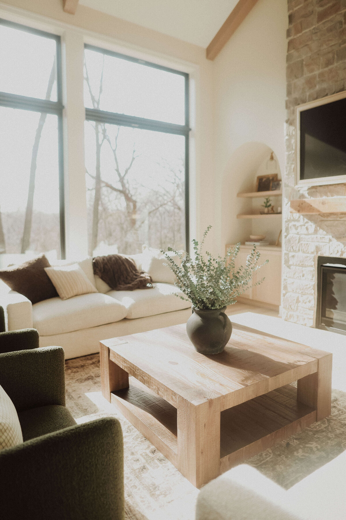 9632-Livingroom-Polk-City-Central-Iowa-Custom-Home-JRL-Builders-3F1A8266