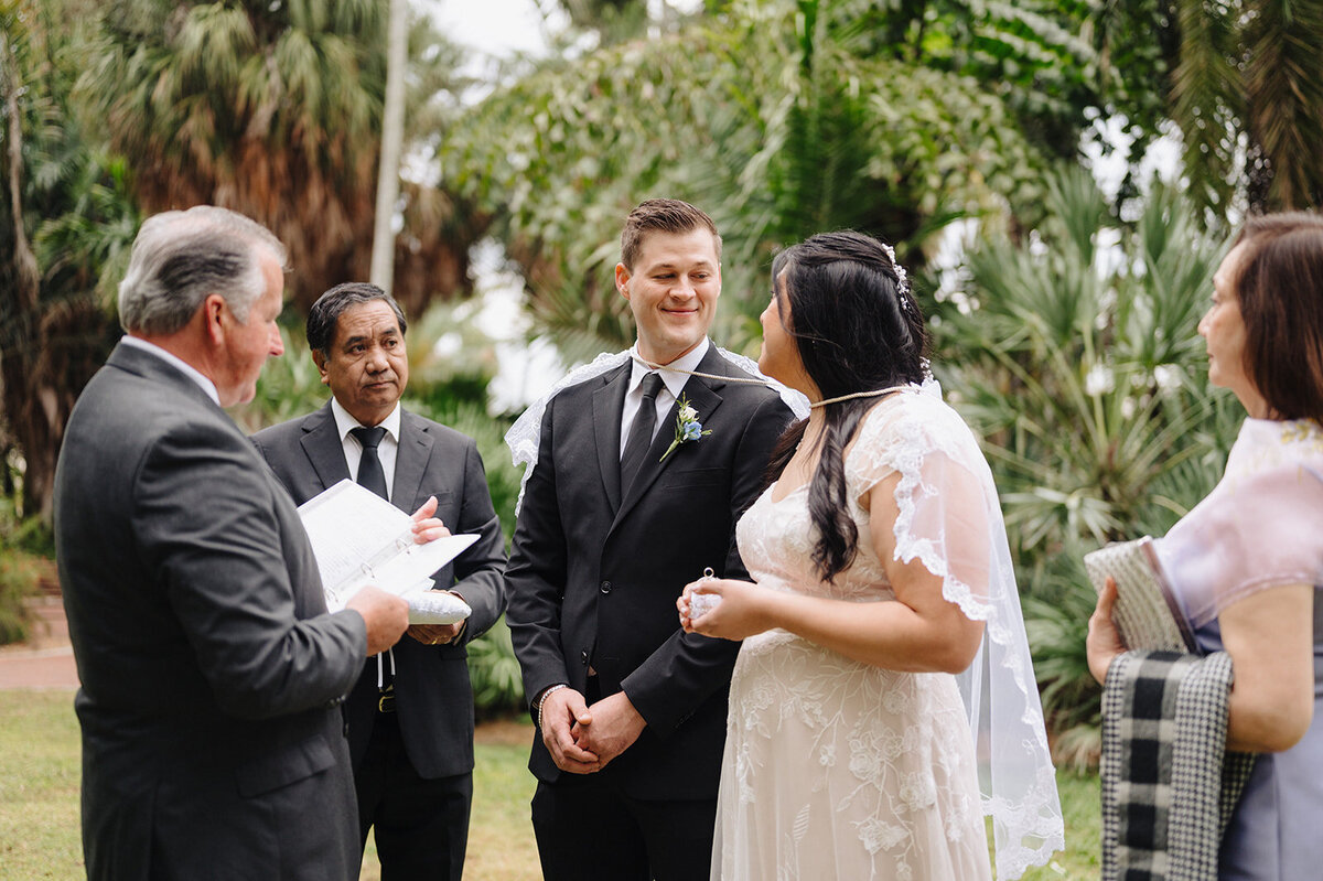 mcneile-photo-elope-tampa-chantilly-chic-celebrations-gizella-kopsick-park-10