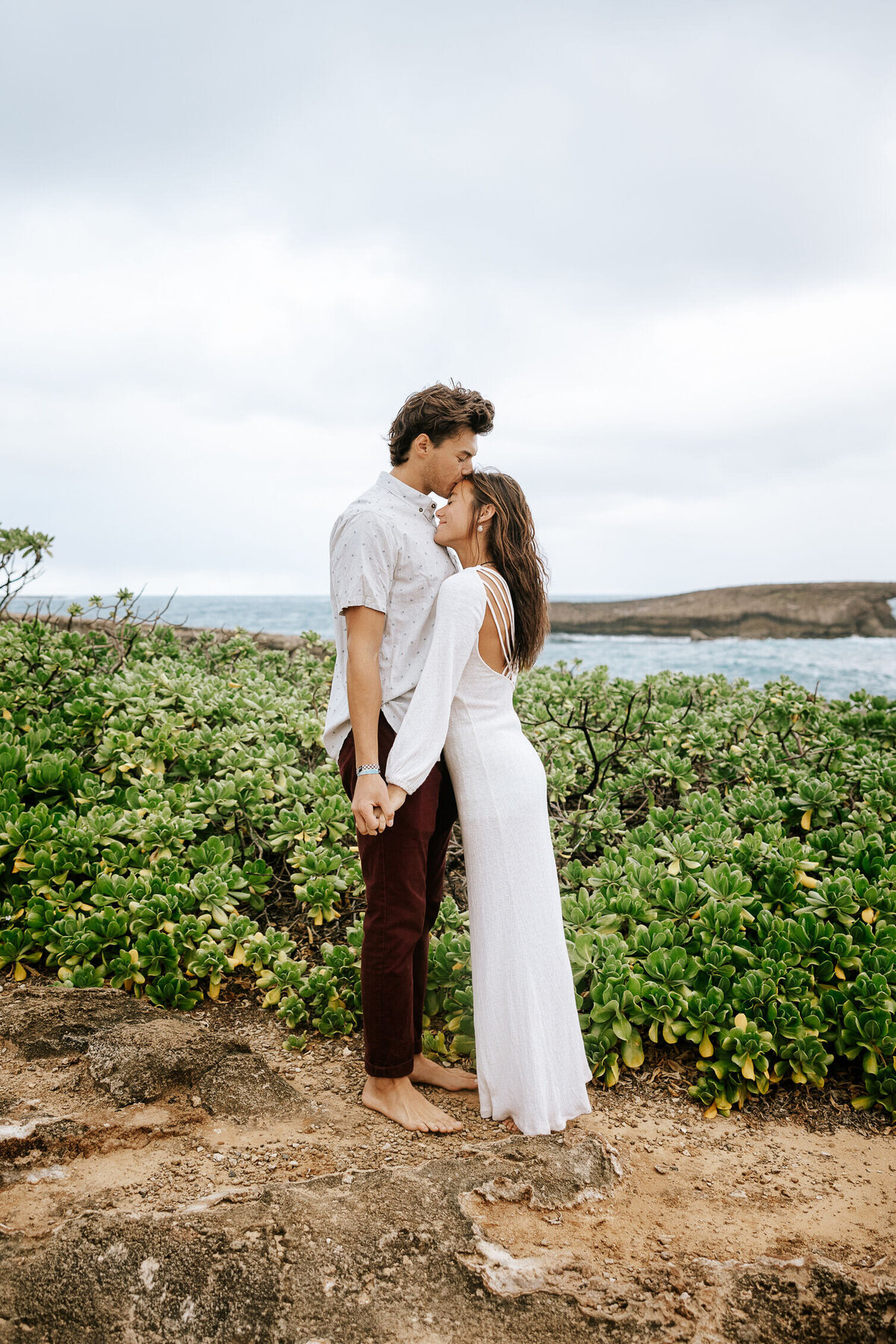 North_Shore_of_Oahu_Engagement_Photos_Skateboards_Laie_Kahuku_Haleiwa-19