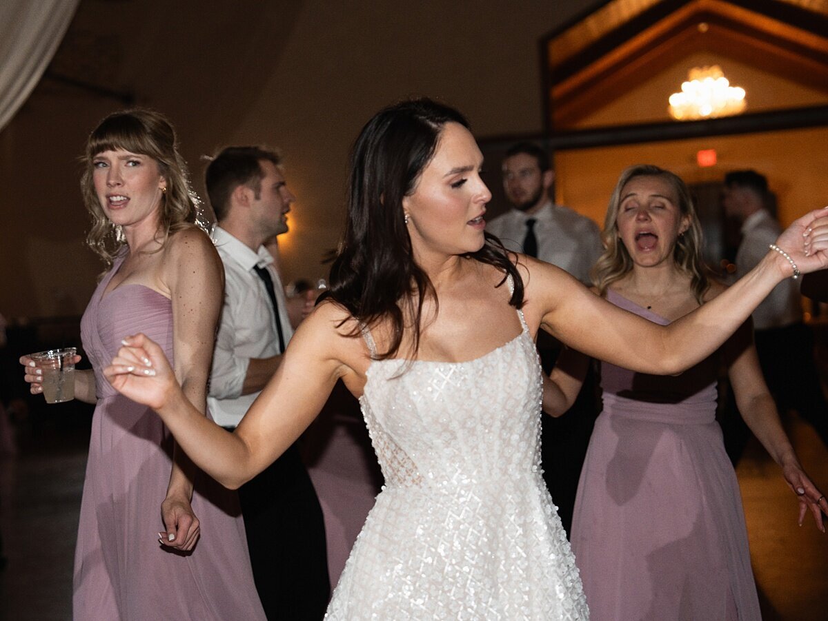 Chandelier- of-Gruene-San-Antonio-wedding_0048