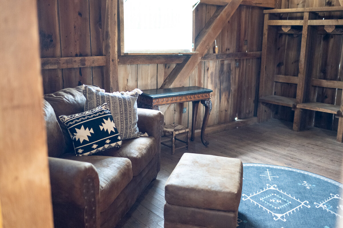 Jenna Shriver Photography_The Hummingbird Chateau_venue images_downsized-019