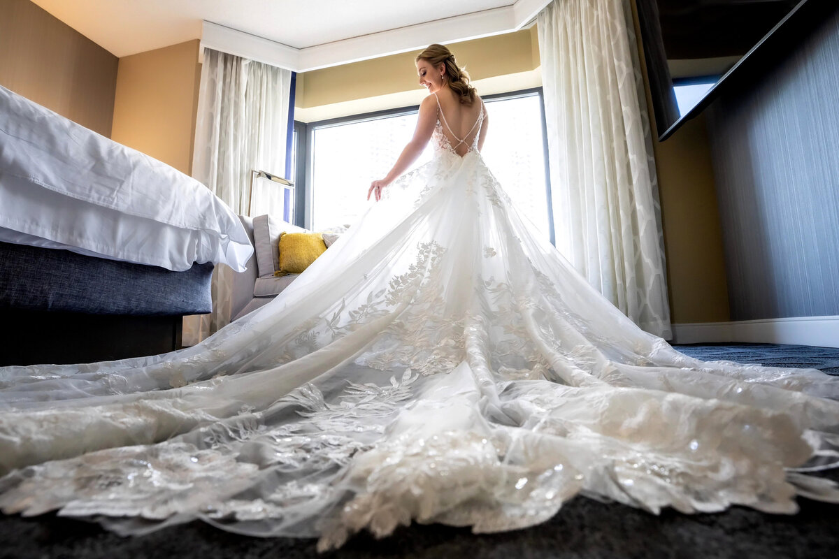 314_gettingready_Bob&DawnDavisPhotography