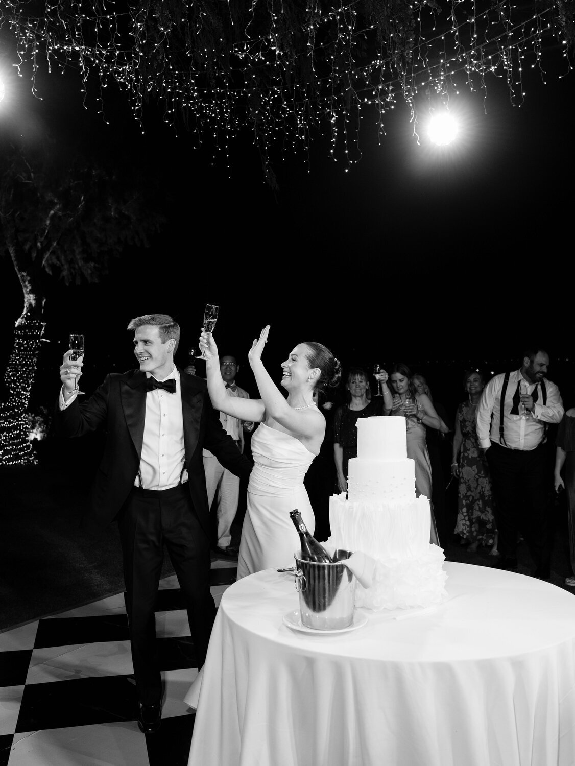 Romantic-Wedding-at-Island-Art-and-Taste–The-Residence-117