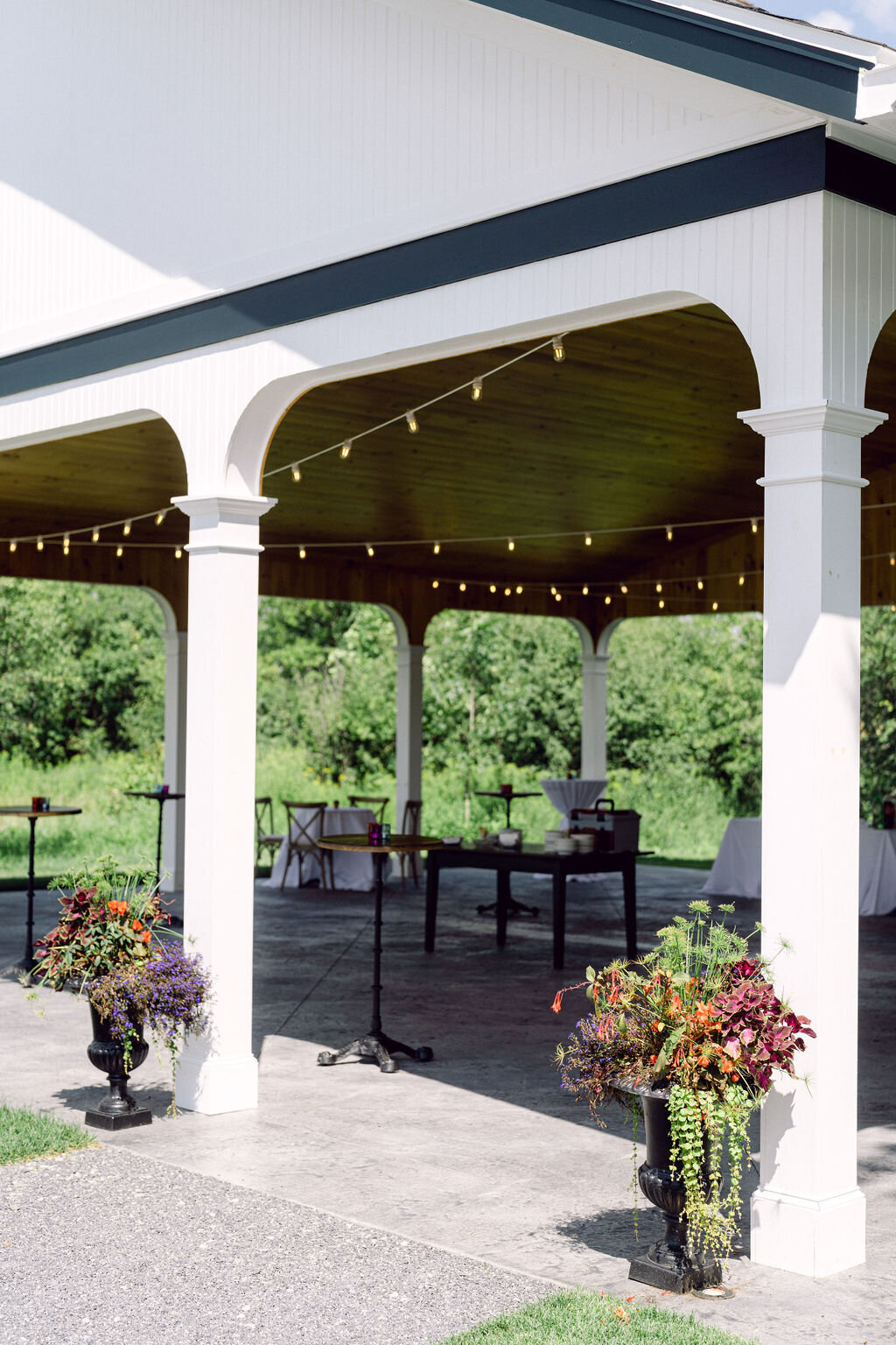 outdoor-wedding-reception-upstate