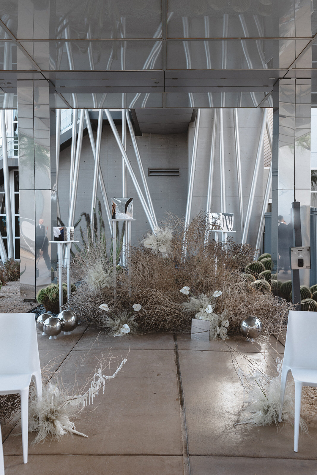 scottsdale-arizona-editorial-neutral-color-palette-wedding-chic-vogue-wedding-photography-7048