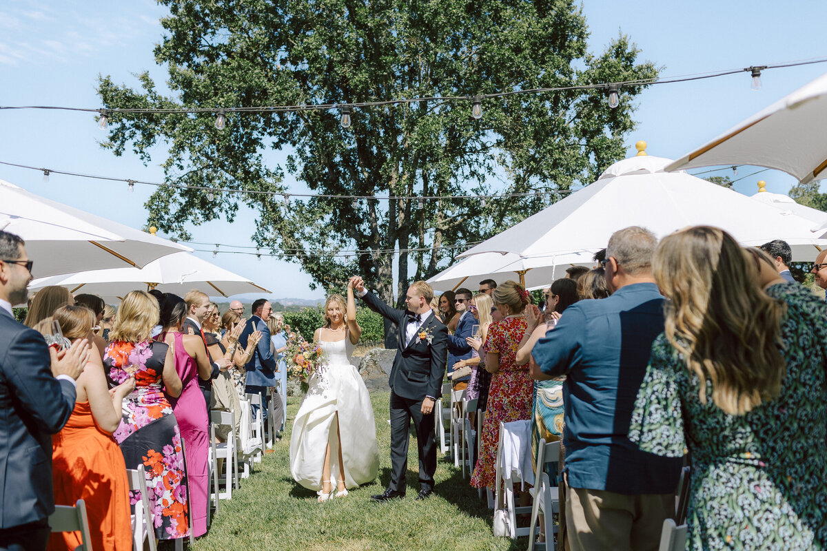 0083_gretchen_gause_photo_healdsburg_wedding_arista_winery_ceremony_blue_sky_2024-