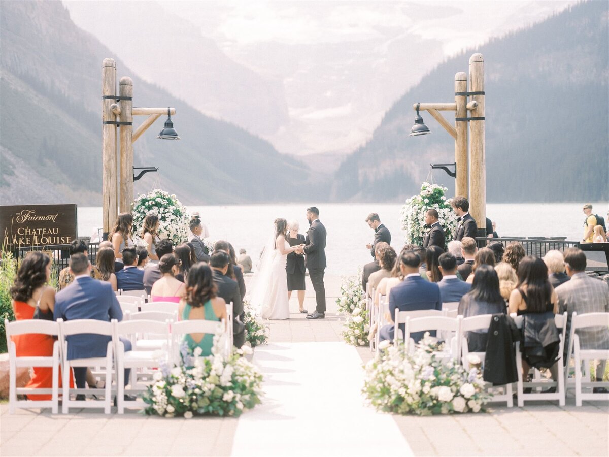 calgary-wedding-photographers-nicole-sarah-fairmont-chateau-lake-louise-AC-224_websize