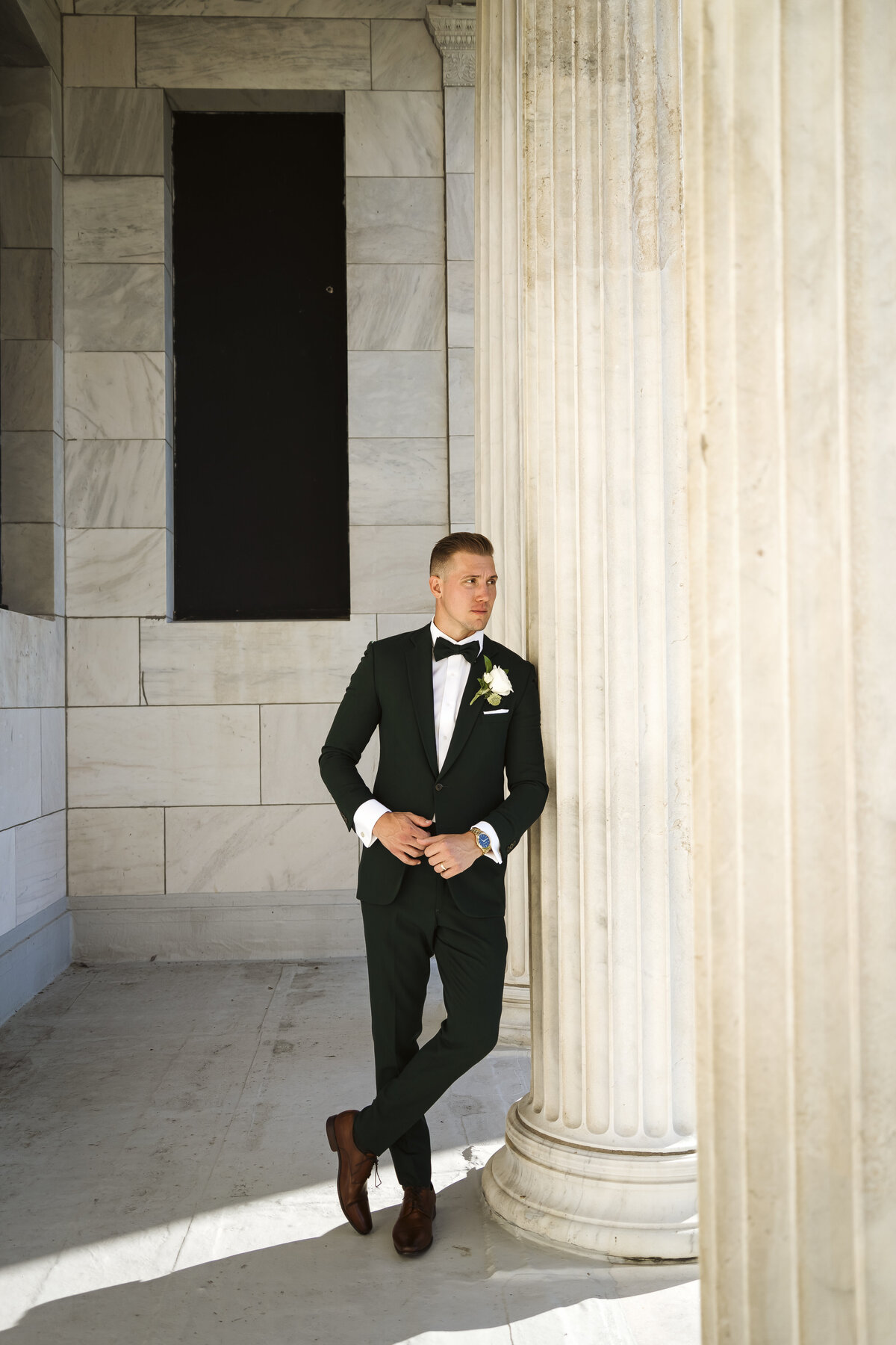 Buffalo, NY Rochester, NY and WNY wedding and engagement photographer. Jessica Stewart Photography. Wurlitzer Building North Tonawanda, NY 500 Pearl Weddings Albright Knox Wedding photography