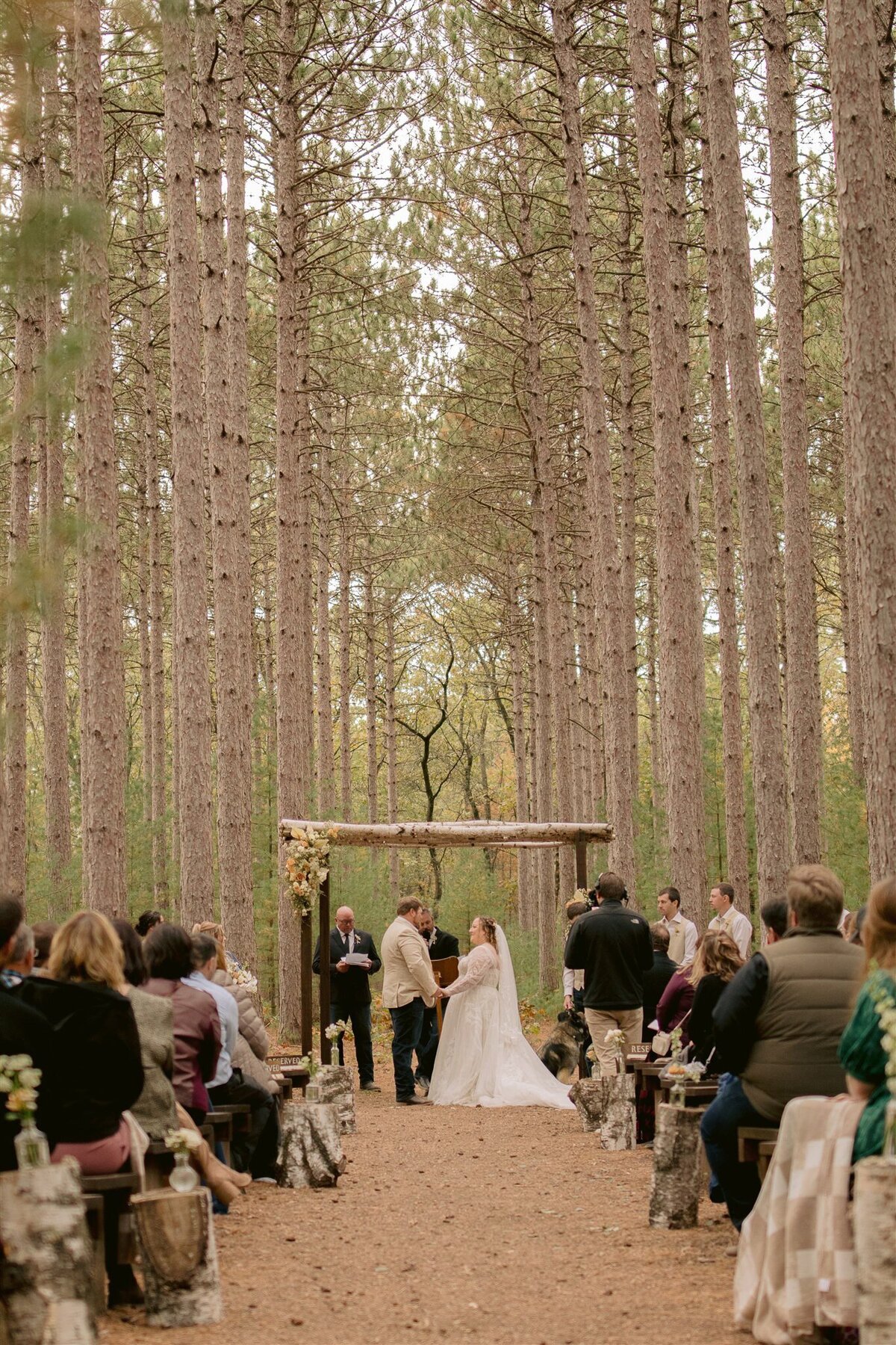burlap-and-bells-wisconsin-wedding-venue-10