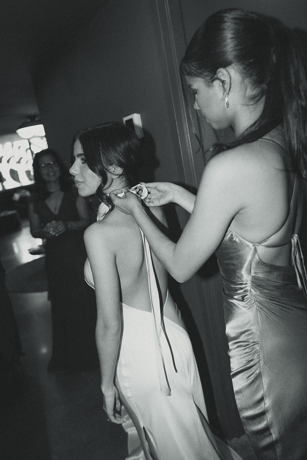 Bride Getting Ready at Mayfair Hotel and Garden Documentary Wedding Photography0099-2