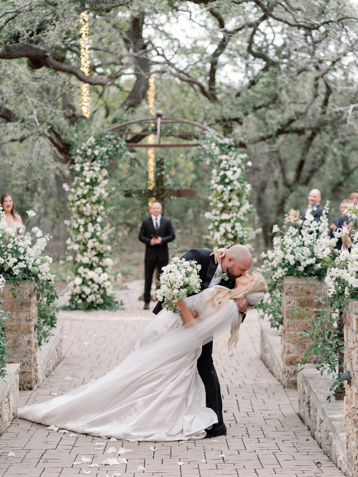 Scared Oaks Wedding | Austin Texas Wedding Photographer-31