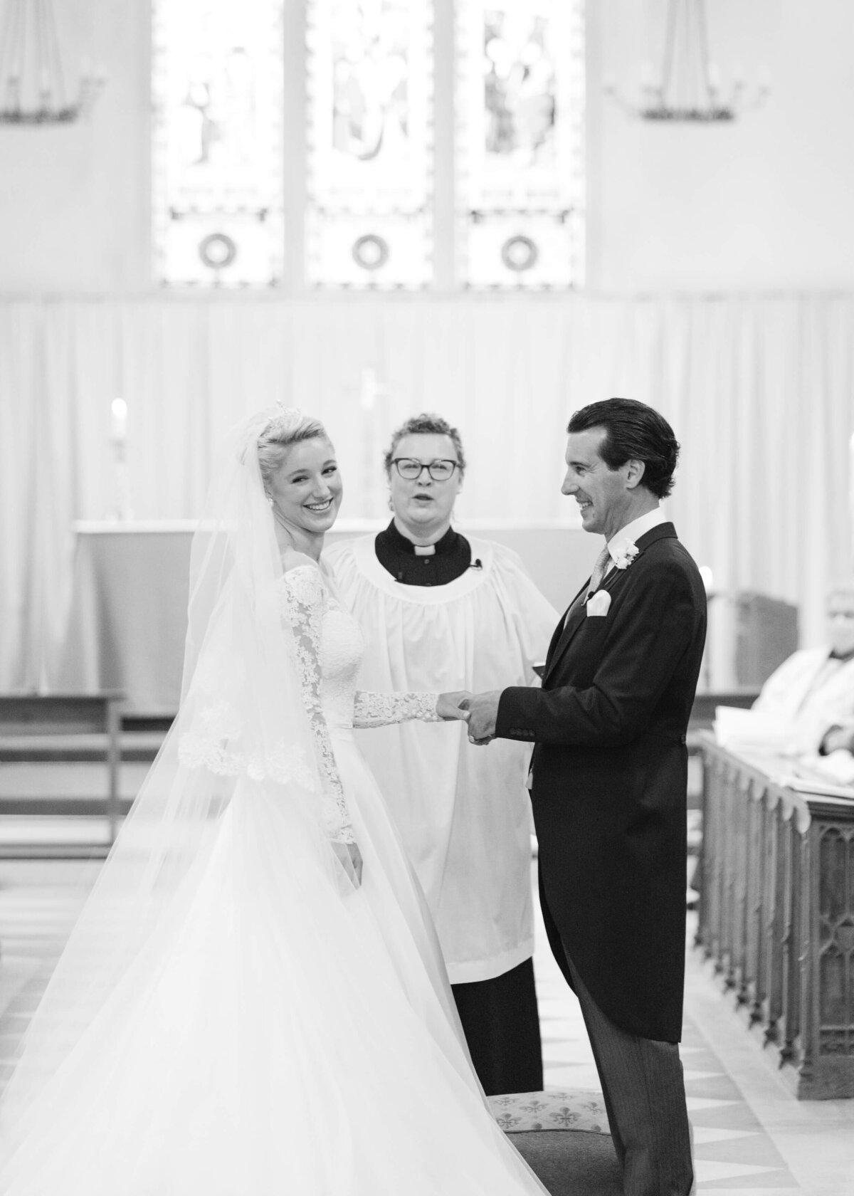 chloe-winstanley-weddings-hambleden-church-ceremony-bride-groom