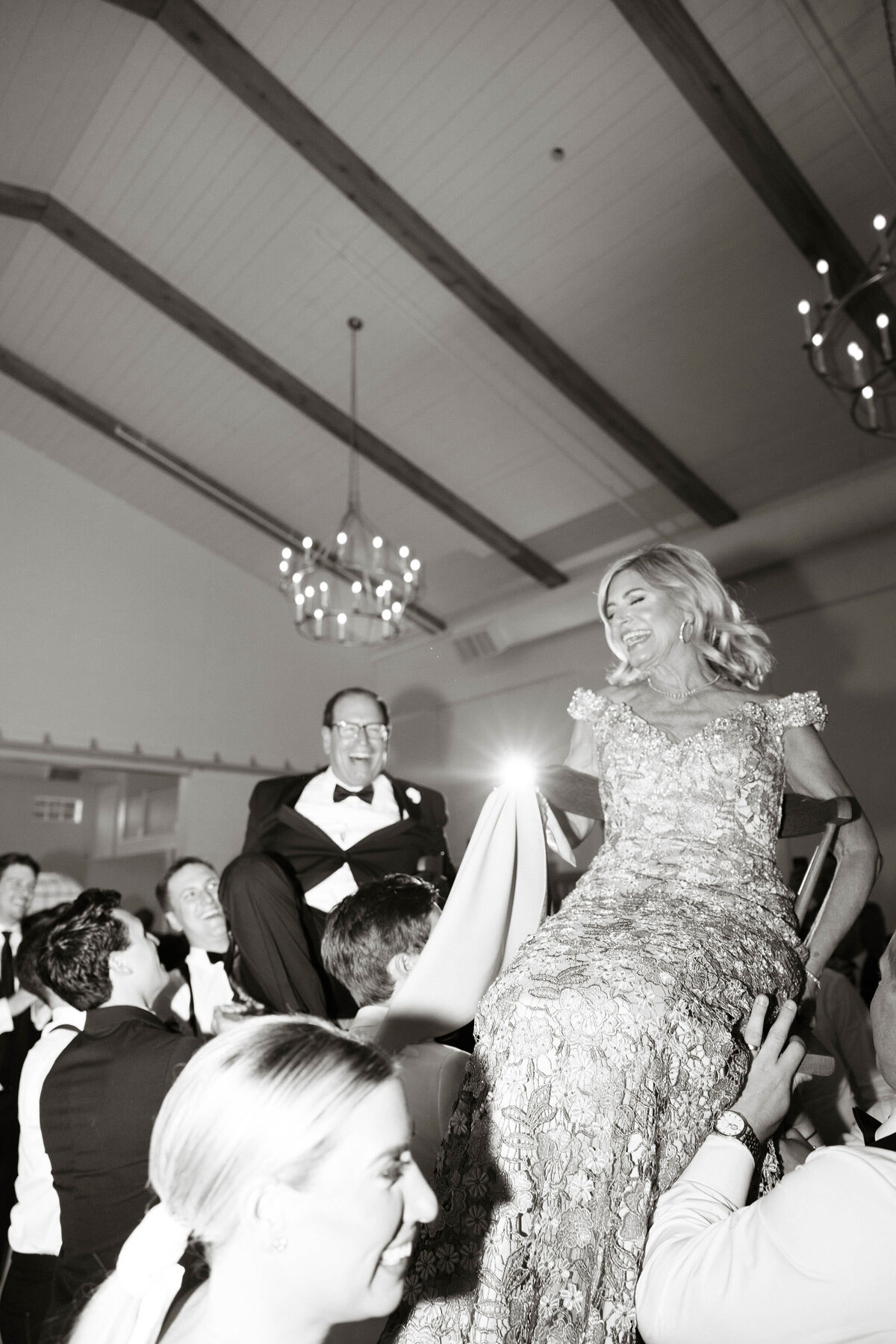 141_wedding-reception-dancing