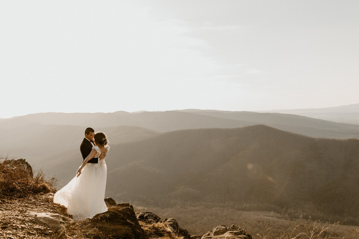 Outdoor Elopement by Richmond VA Wedding Photographer