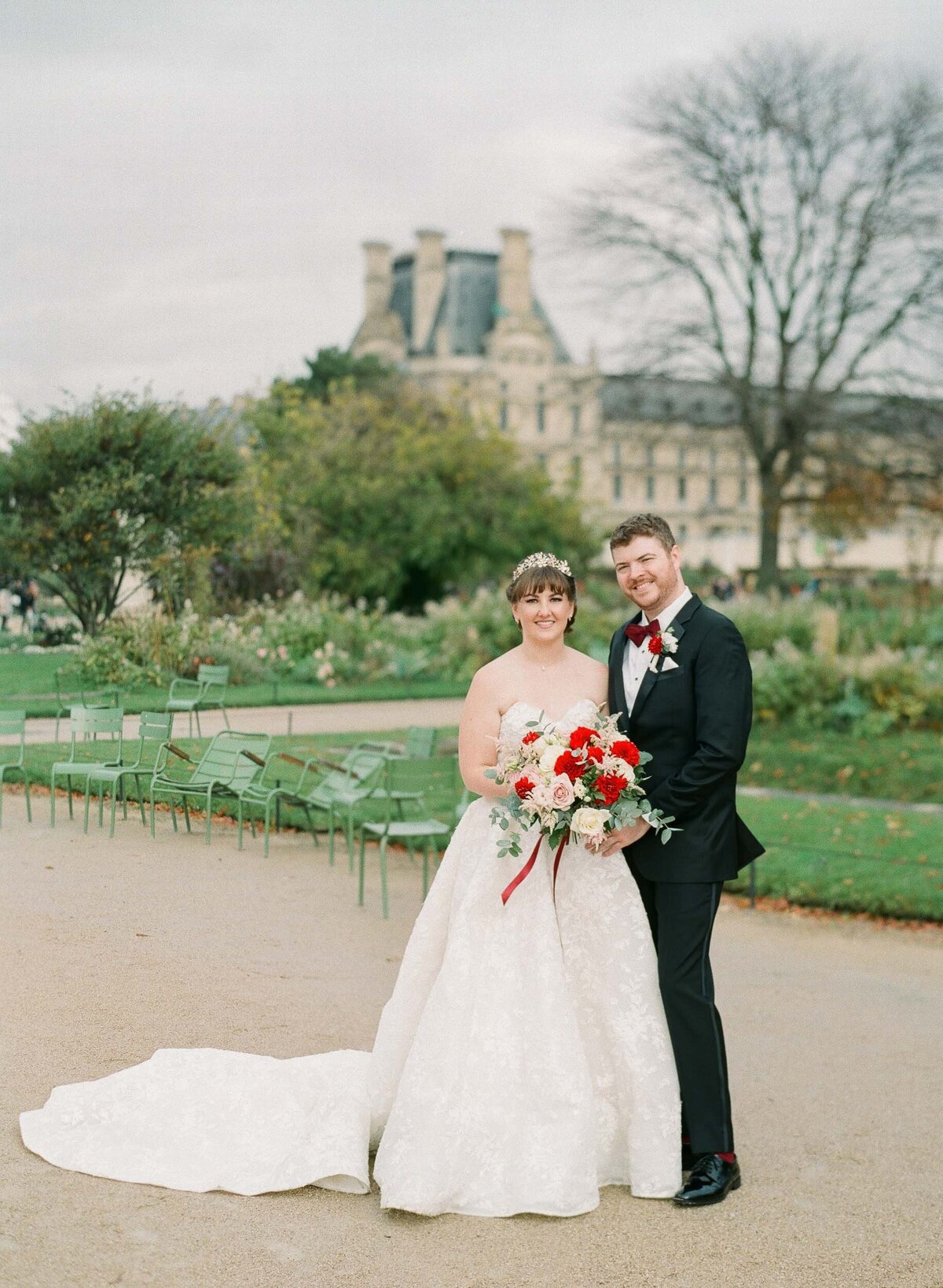 23-Alexandra-Vonk-photography-wedding-louvre-Paris-portraits