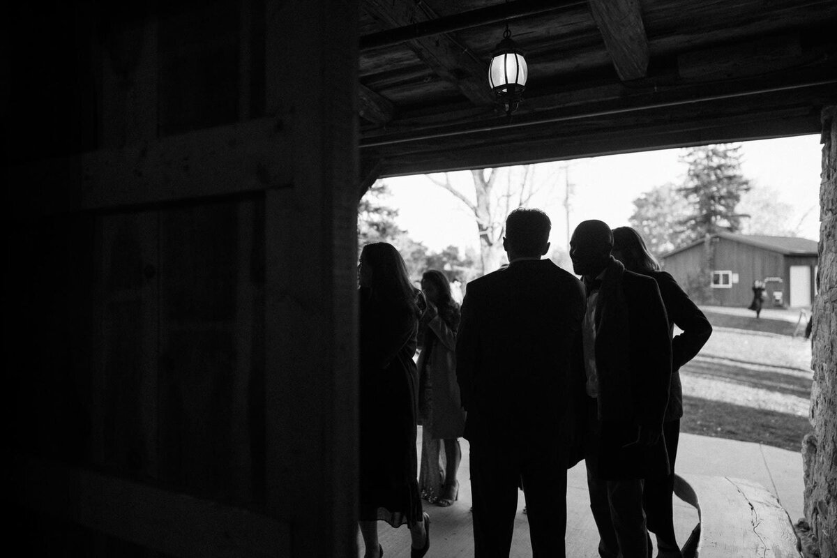 W11-Wedding-Photos-Caledon-Valley-Estate-Eleanor-and-Michael-2024-11-02-2500px-1171