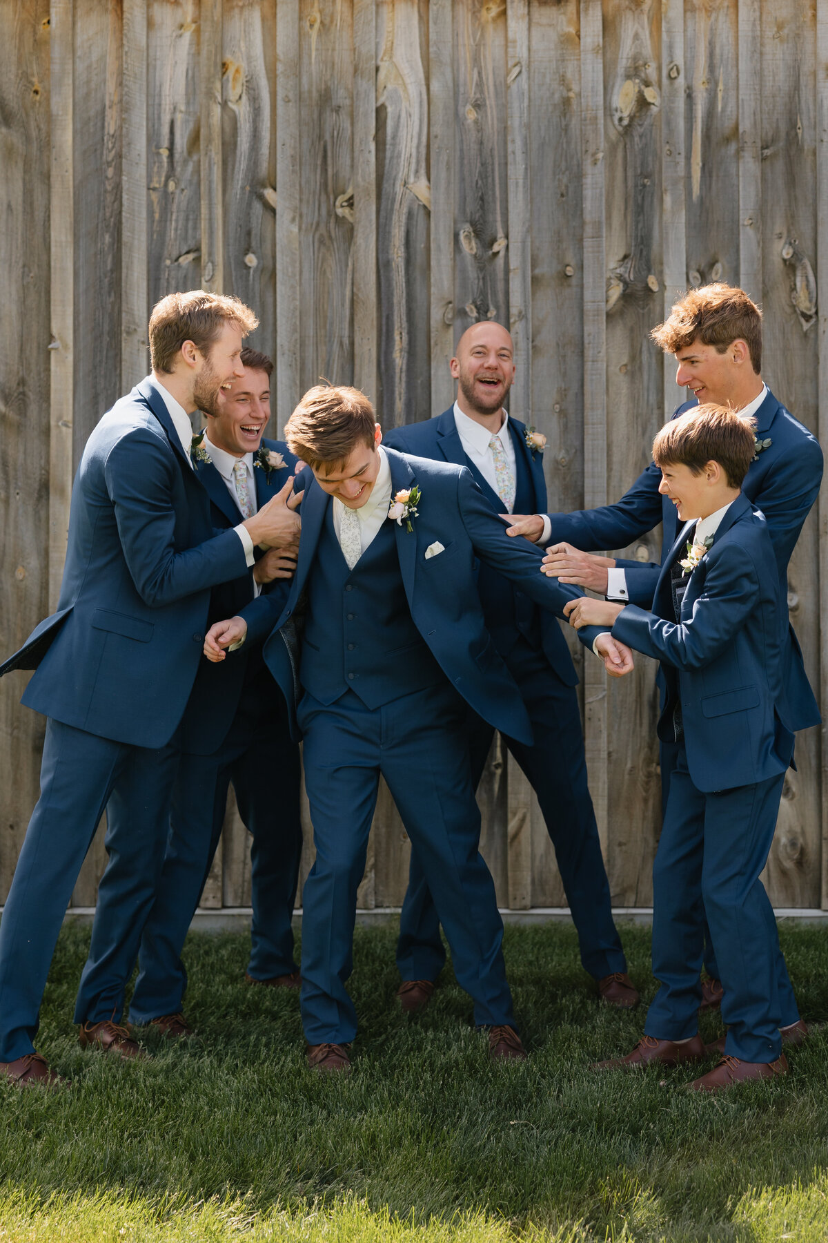 Sydney and Brant's Rustic Midwest Wedding Photography-275