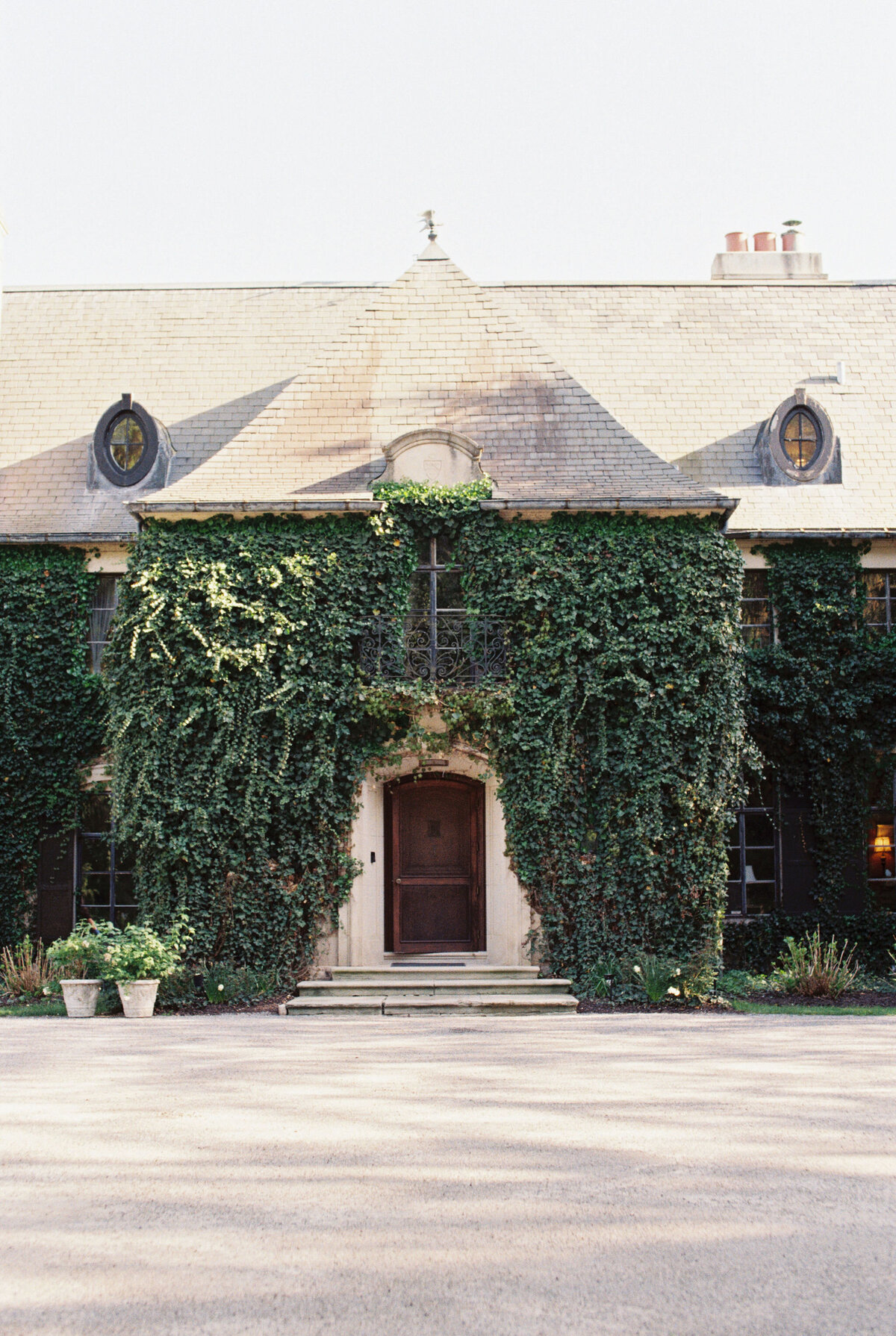 Maria + Grant + Truvision Studios 212