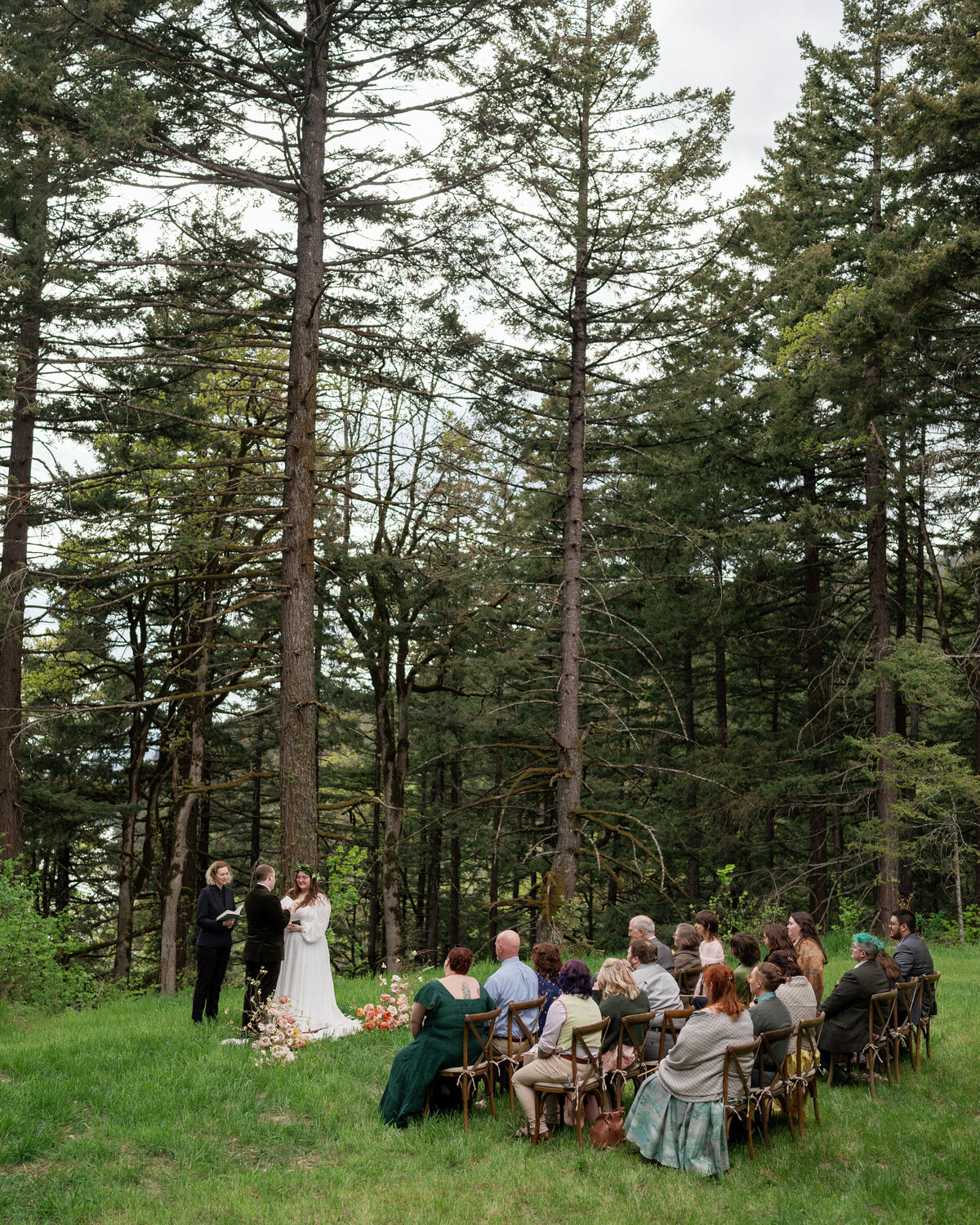 Micro wedding in a forest in Oregon