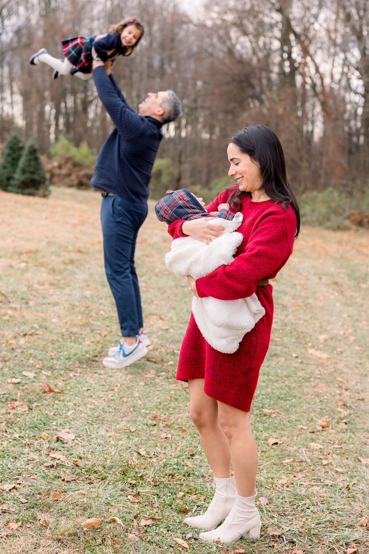 christmas-tree-mini-sessions-family-photography-47-3