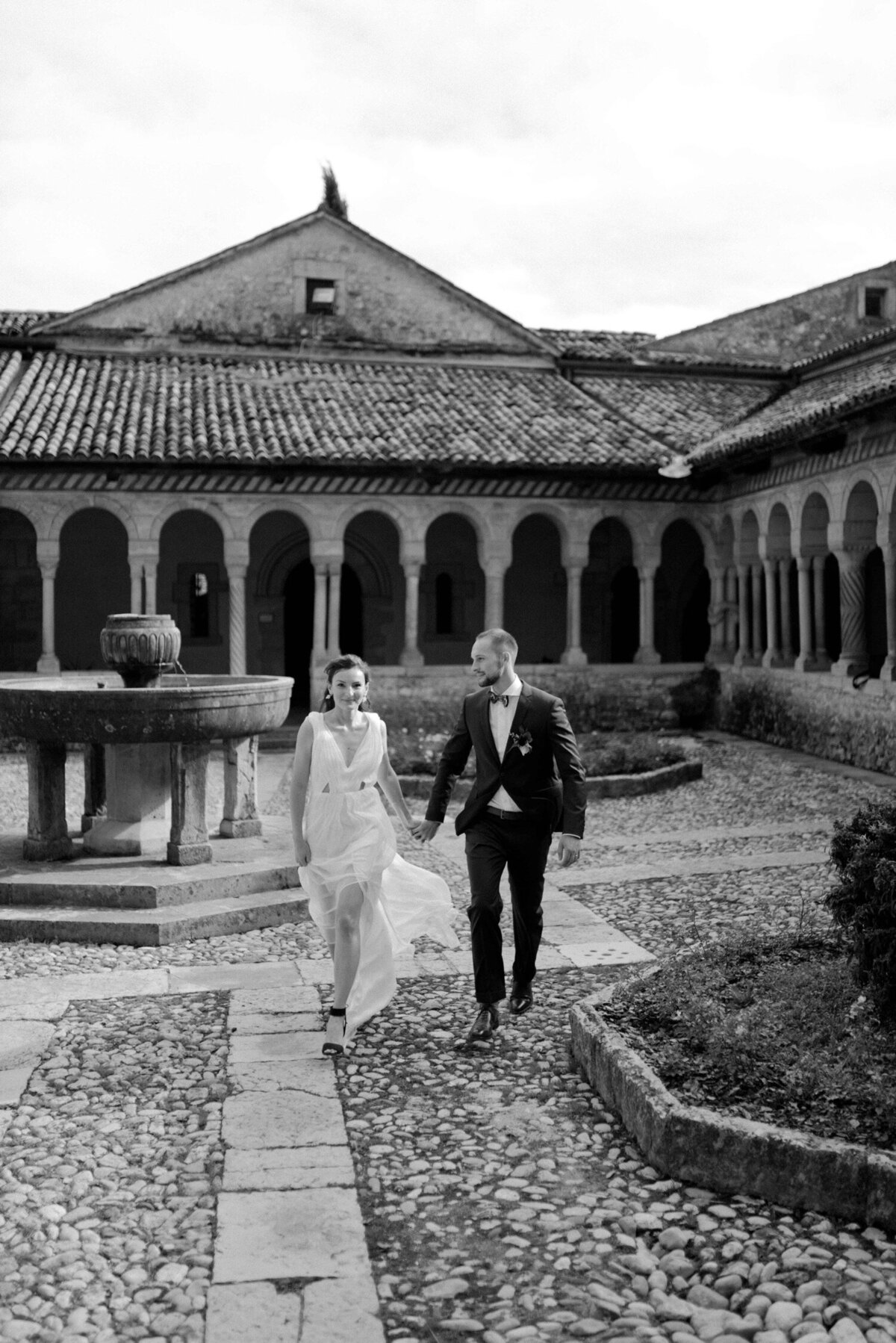 058_Italy_Luxury_Wedding_Photographer (122 von 302)_Flora and Grace is a luxury wedding at photographer in Italy. Discover this luxury wedding in a Fine Art style  at Locanda Rosa Rosae. 