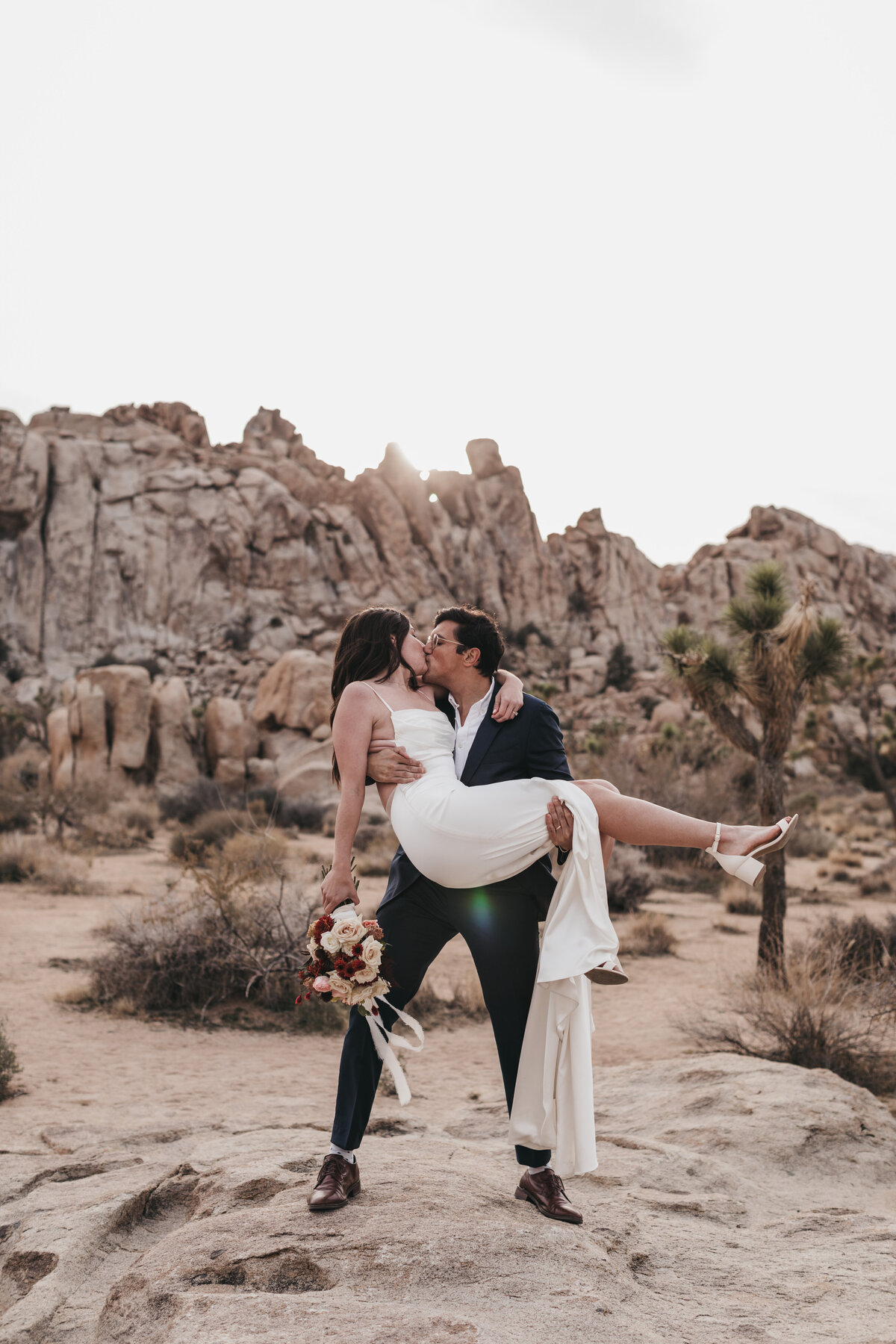 joshua-tree-elopement-photographer