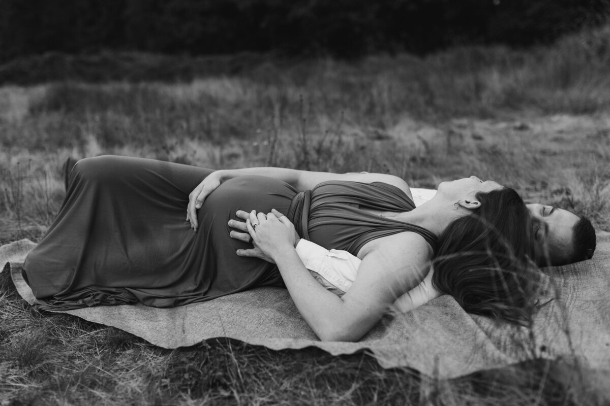 Maternity, Abbotsford, BC, black and white, laying down, baby bump