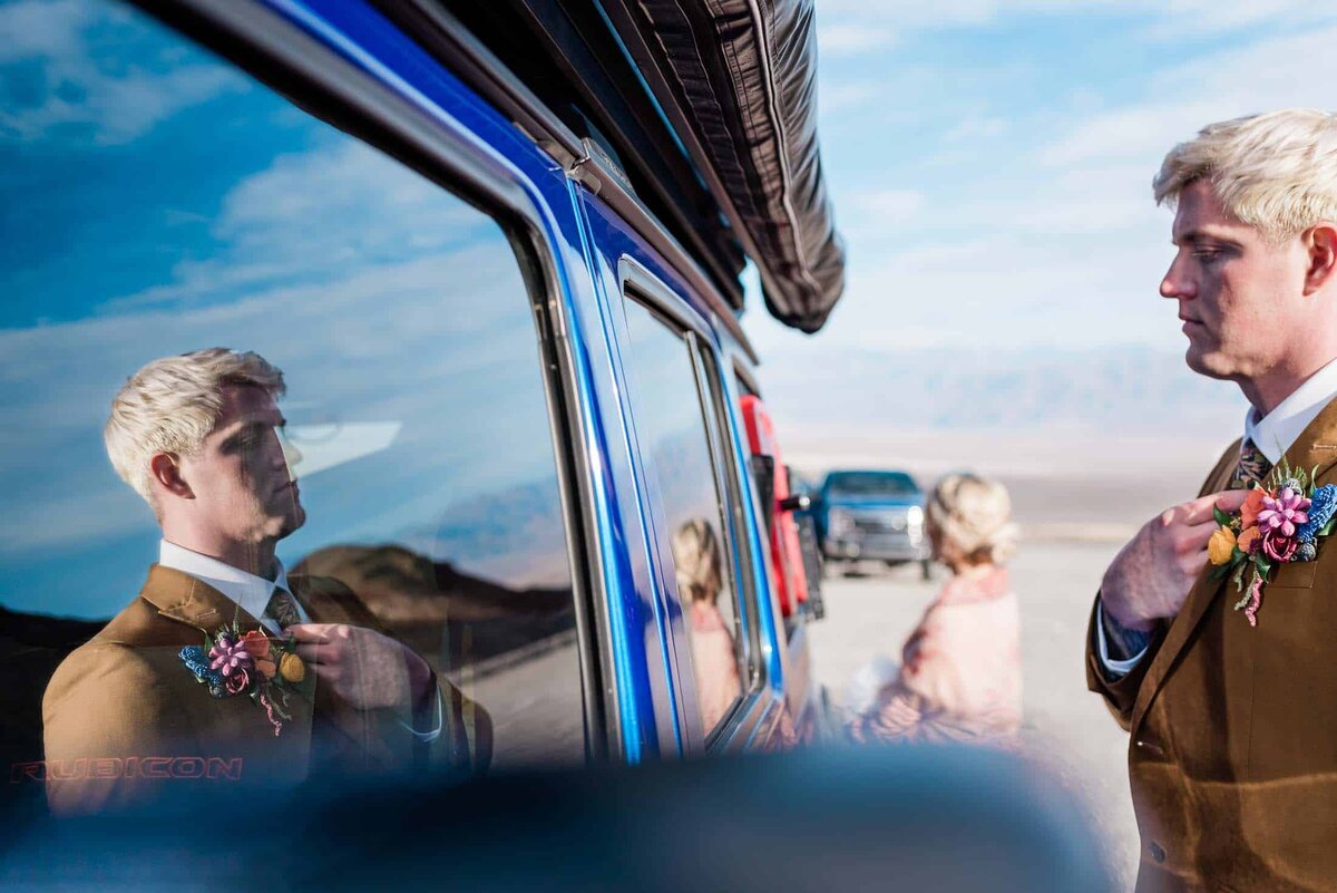 ideas-for-a-jeep-elopement-wedding-in-the-desert-4-Soul-and-Sky-Weddings