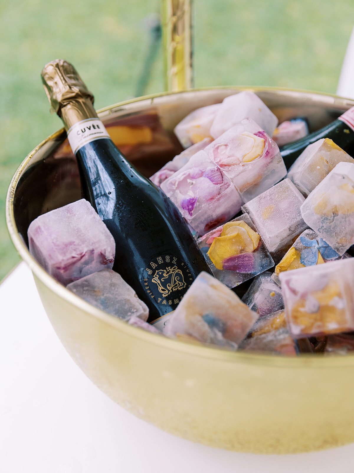 wedding-champagne-floral-ice-cubes