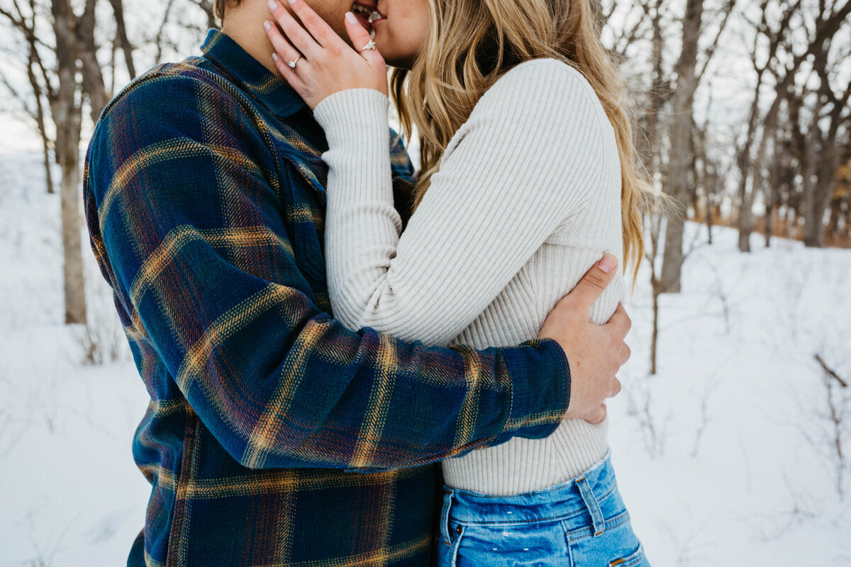 kissing-to-keep-warm
