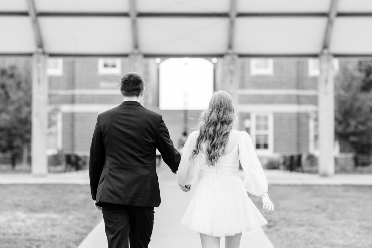 DowntownCincinnatiEnagementSessionPhotography-22