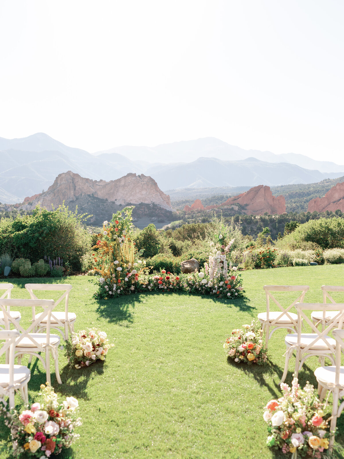 Carlos-Hernandez-Photography-Young-and-Michael-Wedding-Garden-of-the-Gods-Resort-Colorado-Springs-0351-Edit