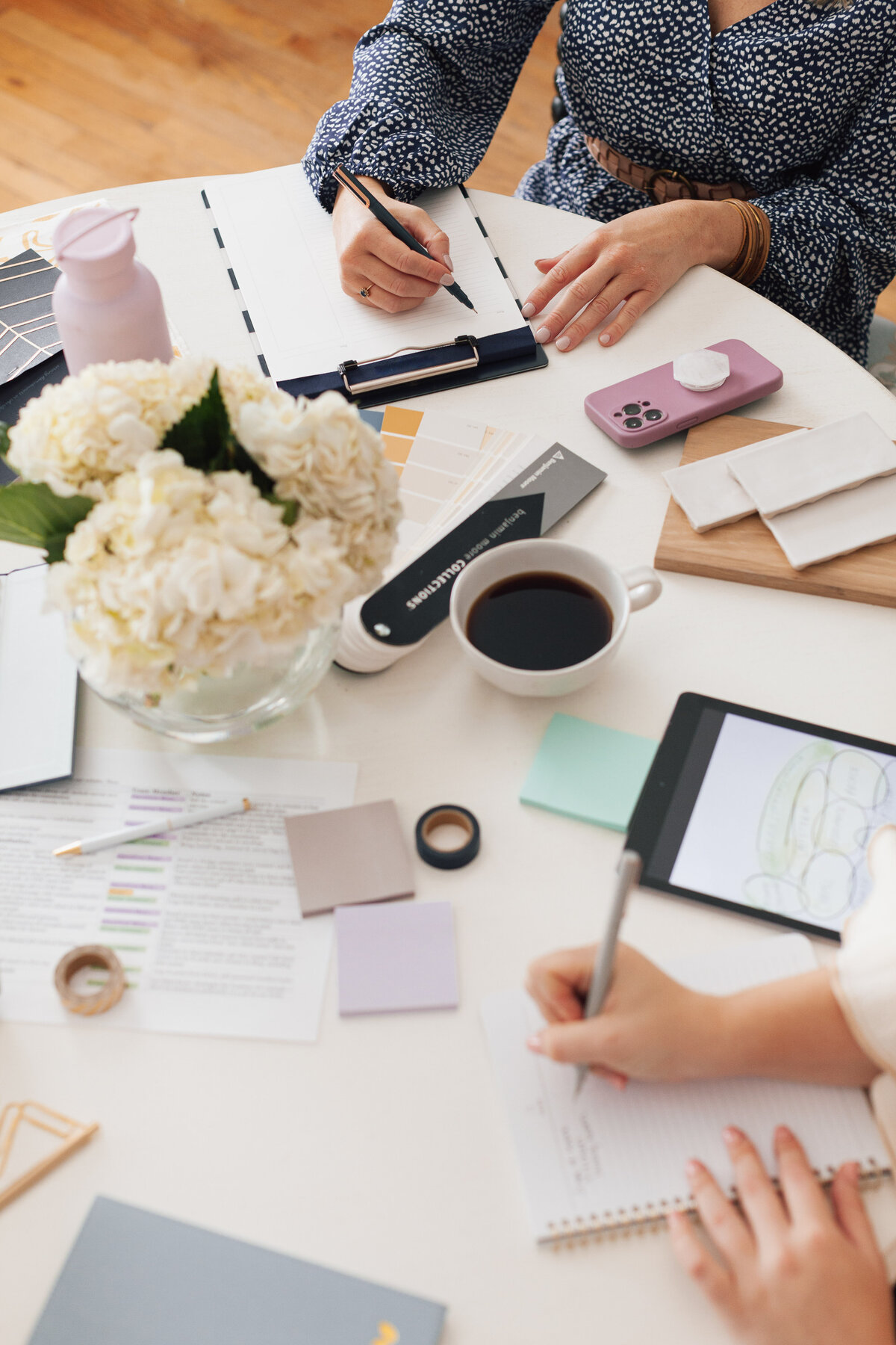 overhead-detail-photo-interior-design-team-meeting-office-supplies-design-memos-for-brand-session-dilworth-charlotte