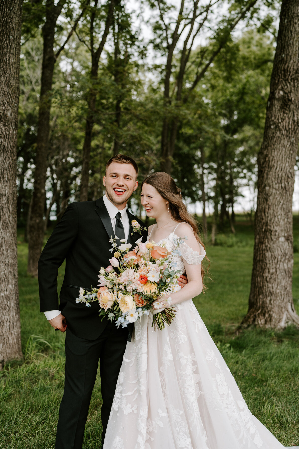 kraber-the-gathering-grounds-iowa-wedding-22