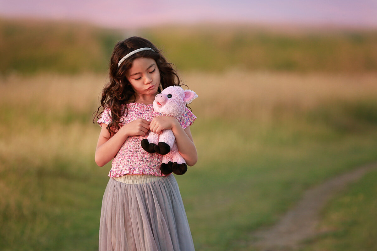 Role play with piglet_Calgary photographer
