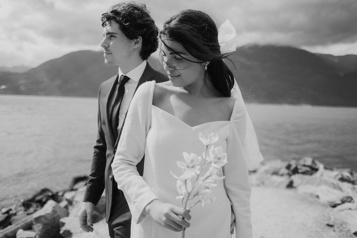 Photos by Canadian wedding and elopement photographer Sarah Rolles Photography